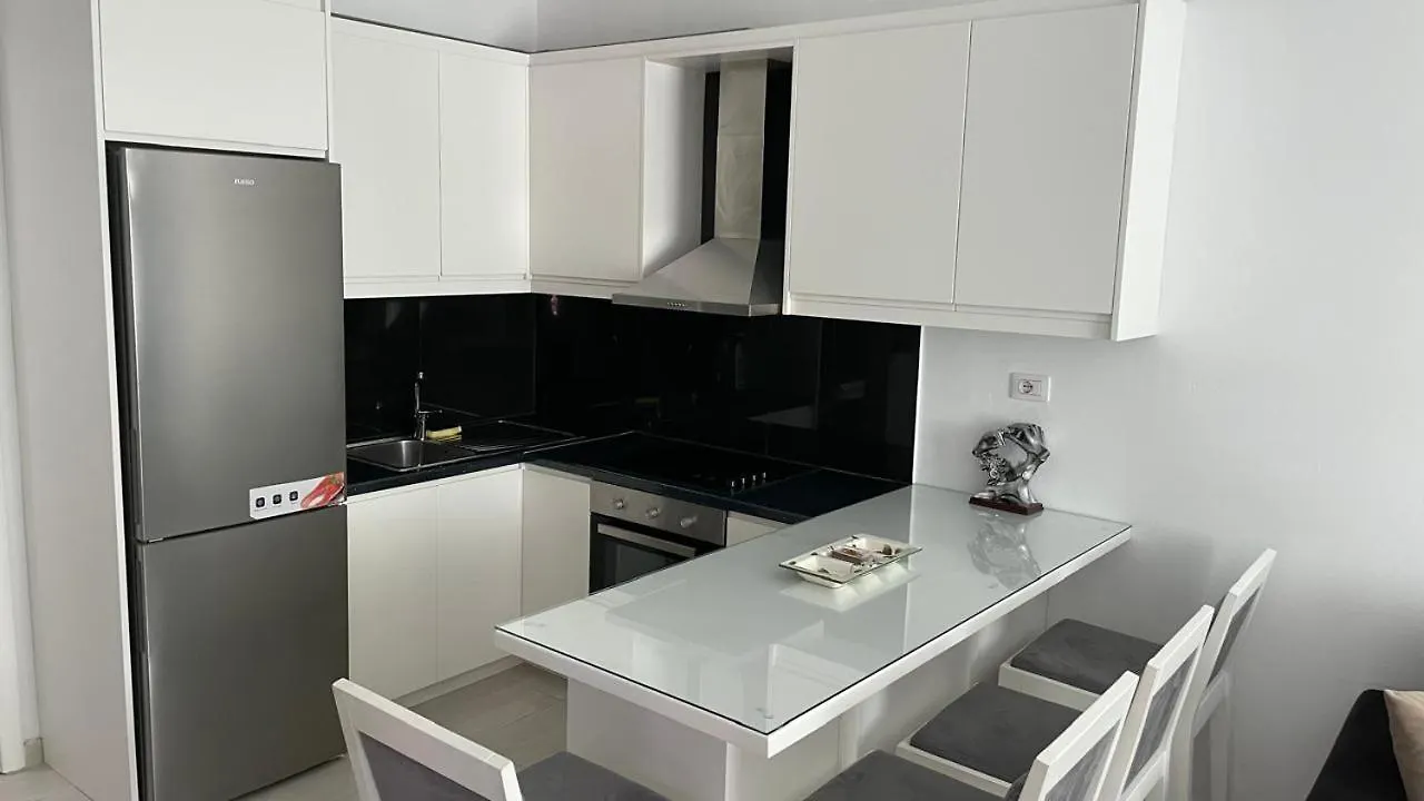 Cheerful Home! Sarande Apartment
