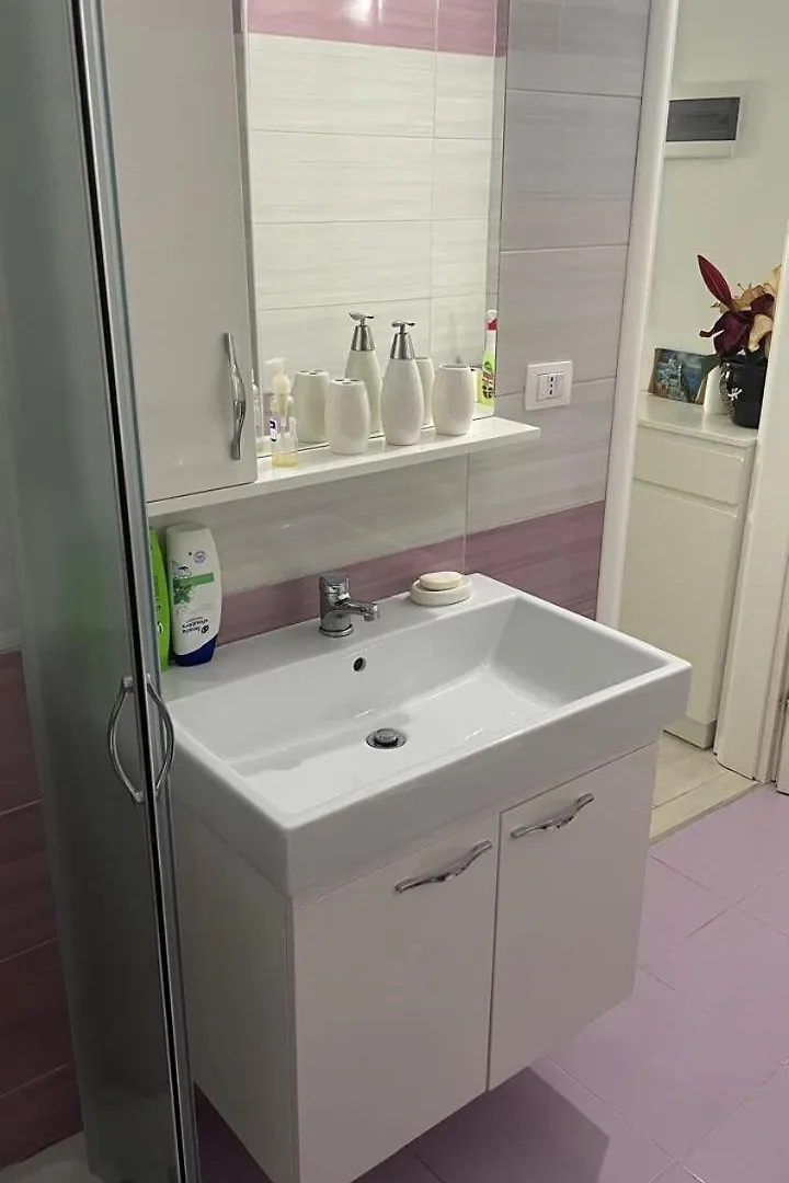 Apartment Cheerful Home! Sarande