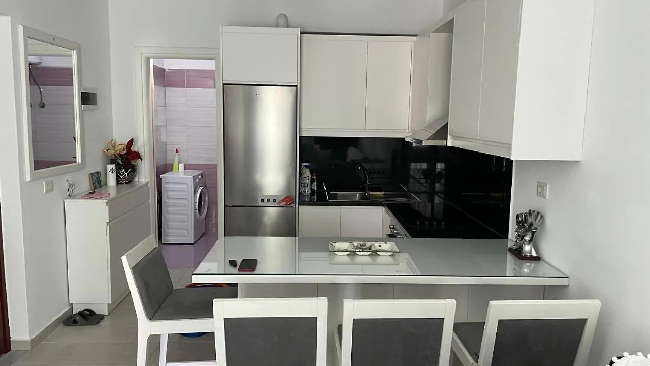 Cheerful Home! Sarande